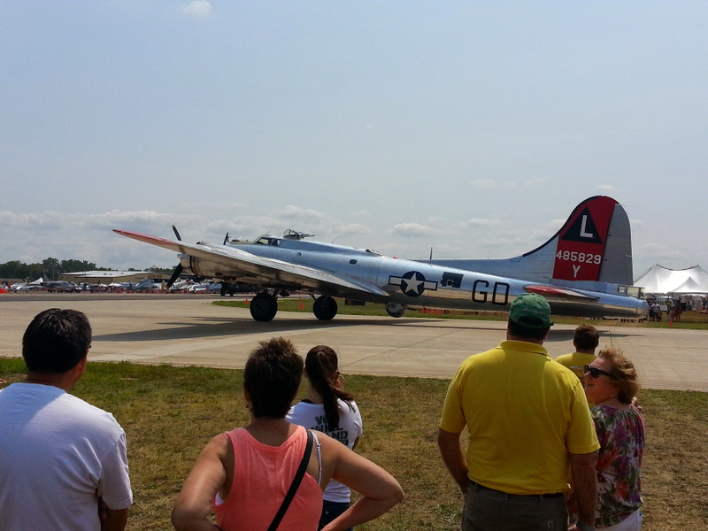 Illustration for article titled Thunder Over Michigan PHOTODUMP